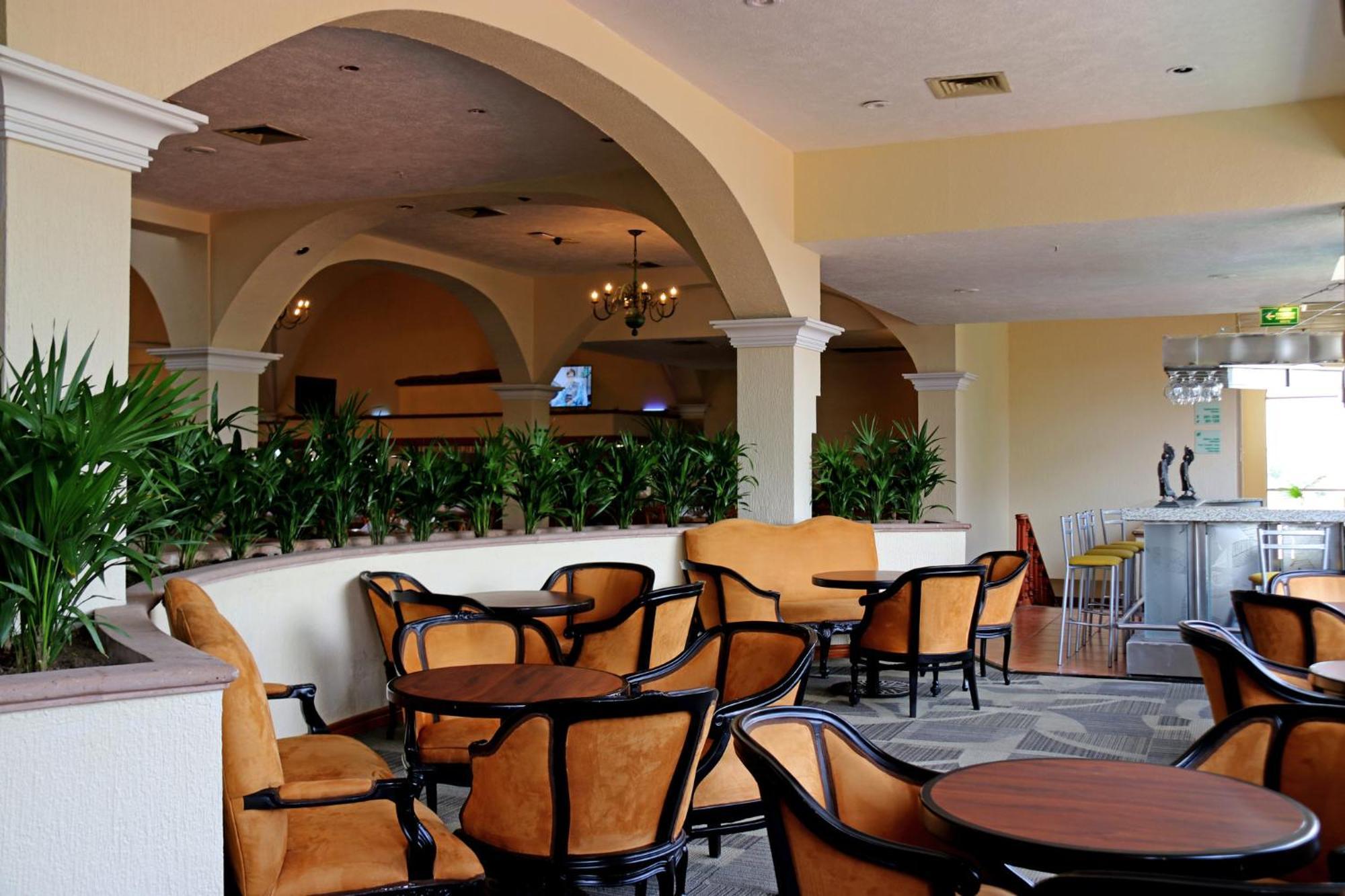 Holiday Inn La Piedad By Ihg Esterno foto