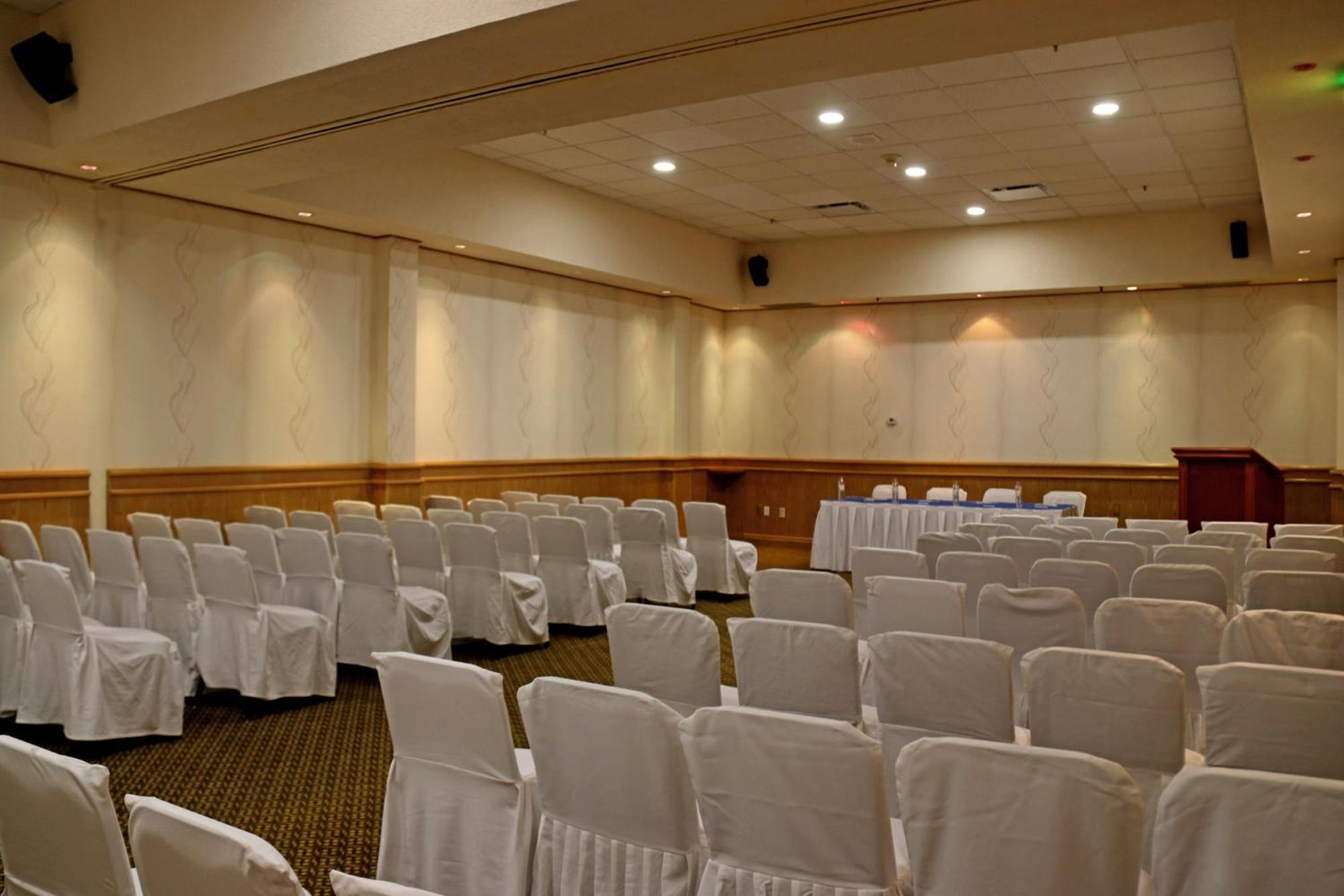 Holiday Inn La Piedad By Ihg Esterno foto