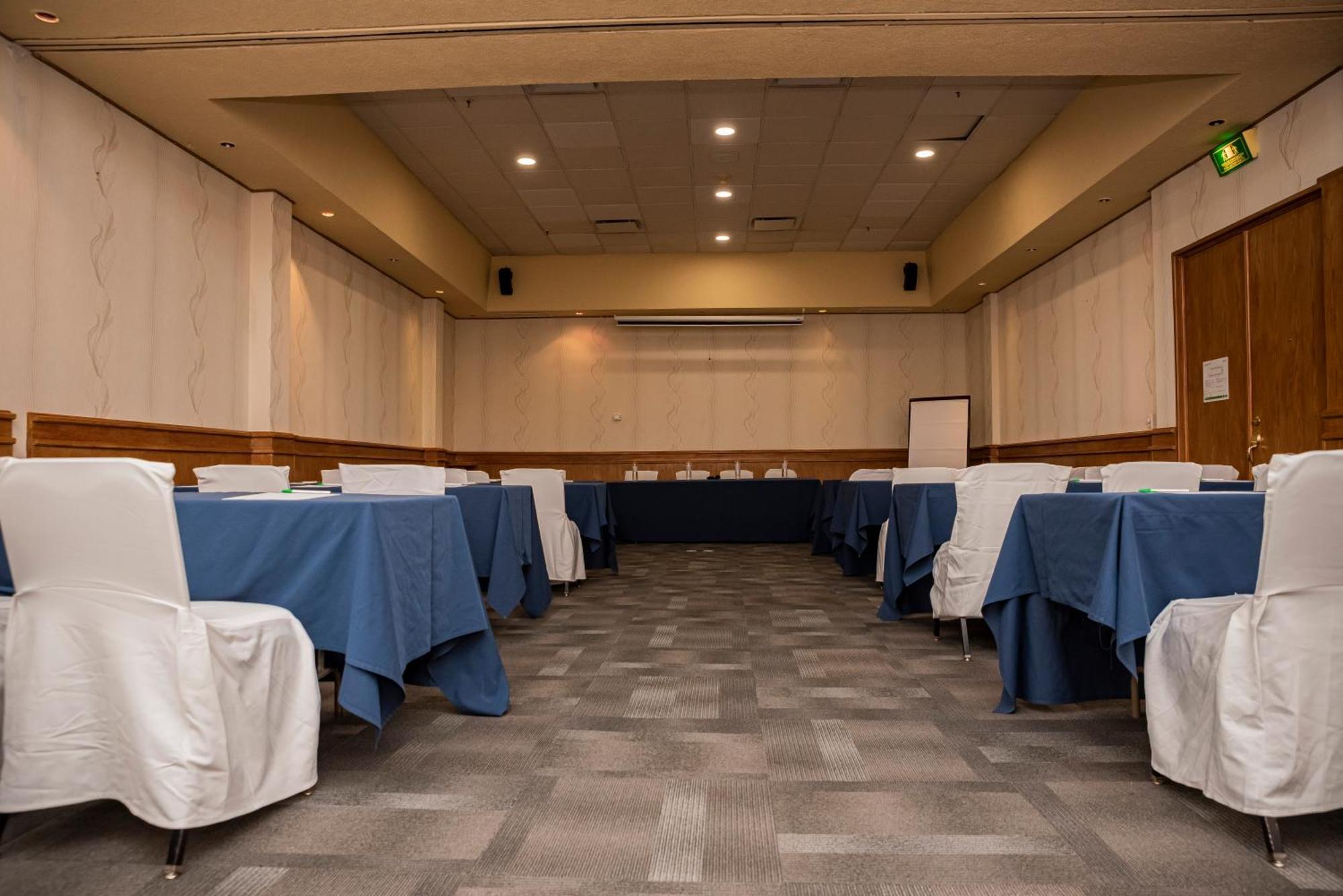 Holiday Inn La Piedad By Ihg Esterno foto