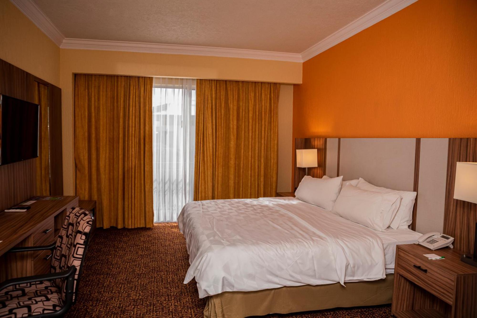 Holiday Inn La Piedad By Ihg Esterno foto