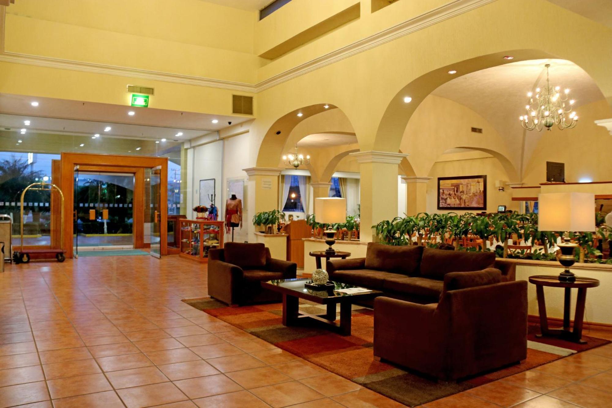 Holiday Inn La Piedad By Ihg Esterno foto